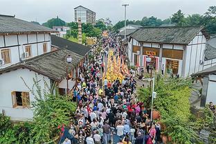 苏群：神奇如库里也会有调整的场次 但克莱已经回暖